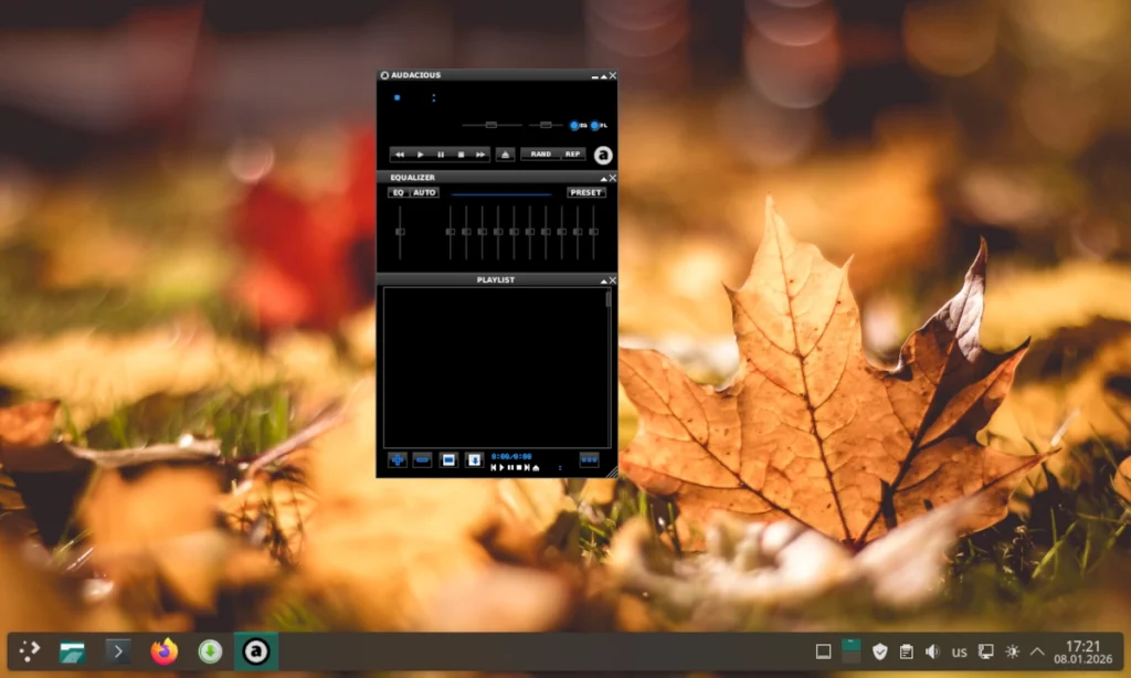Аудиоплеер Audacious со включенным классическим скином в стиле WinAmp 2.x