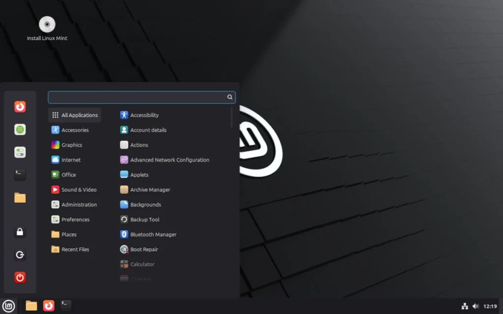 Рабочий стол Linux Mint Cinnamon с меню «Пуск», панелью задач и значками — очень похож на Windows