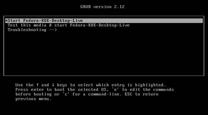 Меню загрузчика GRUB с выбором Fedora KDE Live